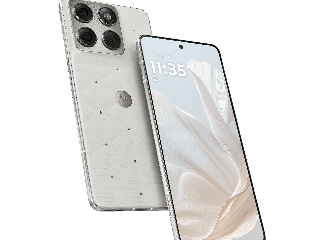 潘通官宣2026年度代表色,联想moto X70 Air云上舞白冰钻限定版公布