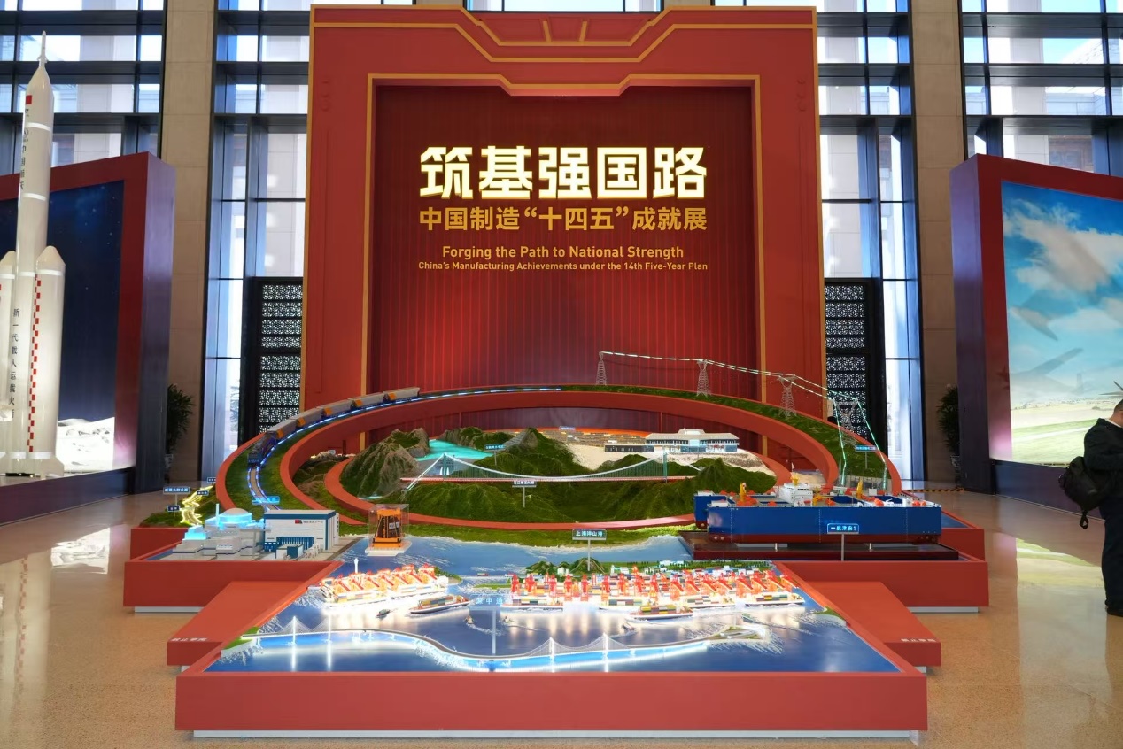 BJ40增程唯一入选国博，定义中国硬派越野新标杆