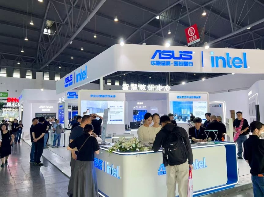 以 AI 算力赋能教育数字化 华硕商用重磅亮相第87届中国教育装备展示会
